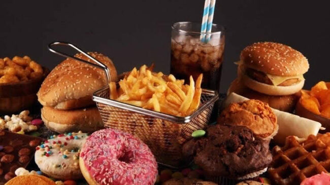 ergenlerde-yeme-bozuklugunun-onemli-ipuclari